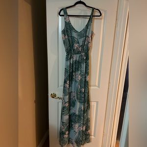 Show me your mumu printed maxi dress size S